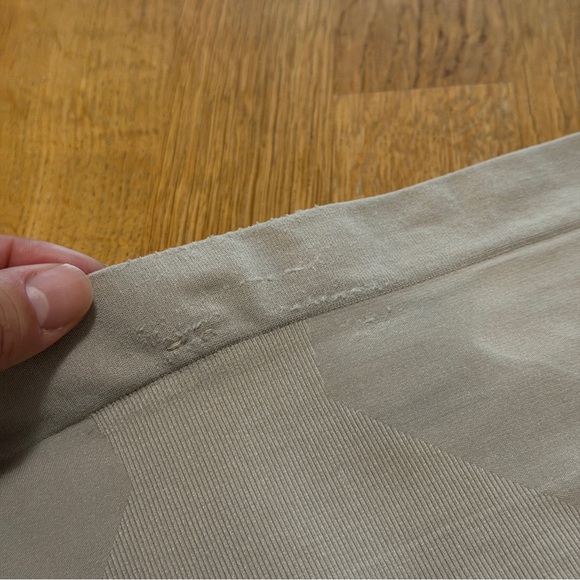 Spanx LARGE Nude Shaping Mid Thigh Short - Picture 7 of 7